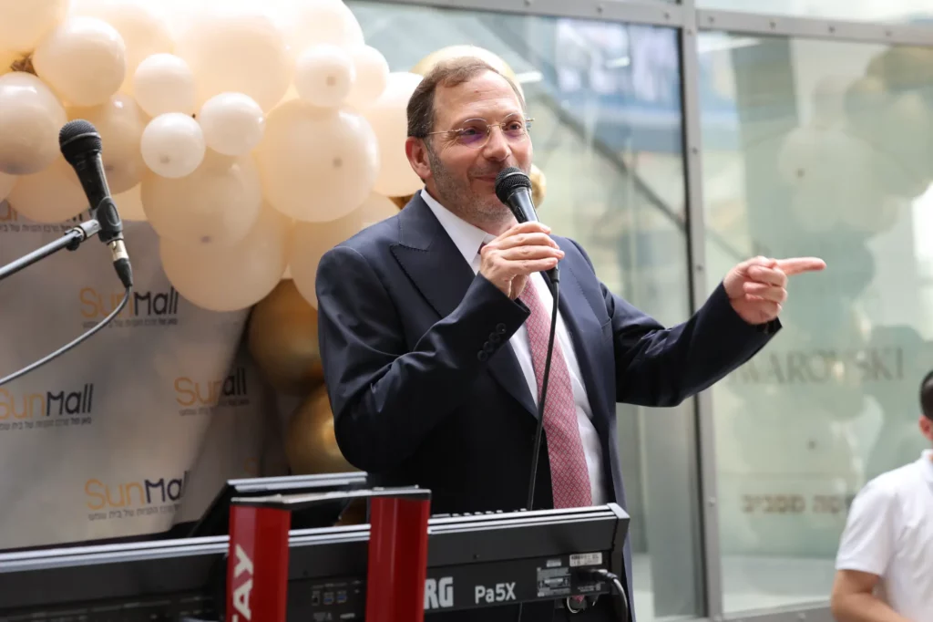 (645)